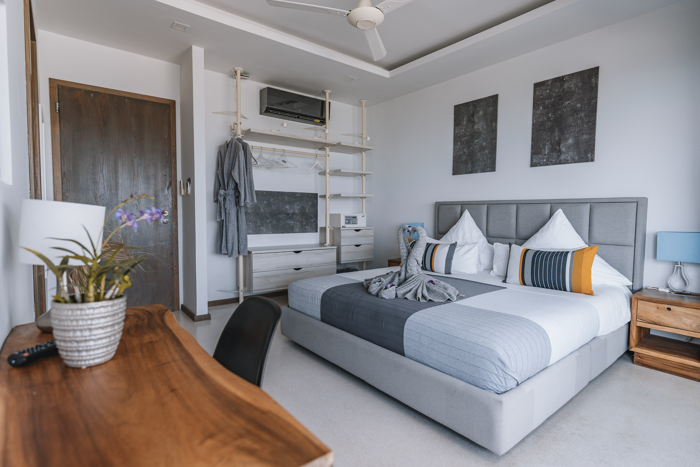 Second bedroom detail
